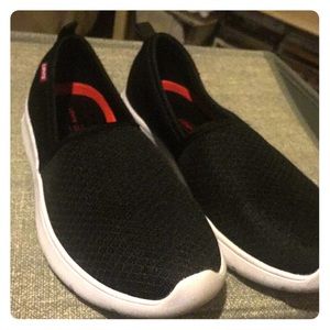 Levi’s Slip On Sneakers